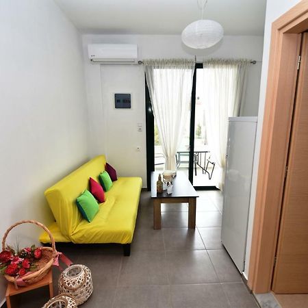 Sunflower Apartments Kalamaki  Bagian luar foto