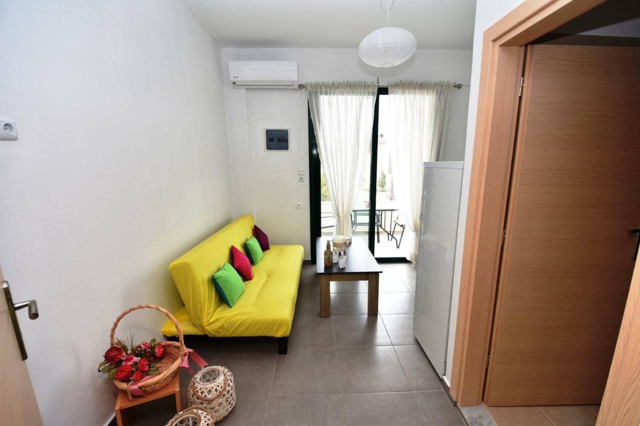Sunflower Apartments Kalamaki  Bagian luar foto